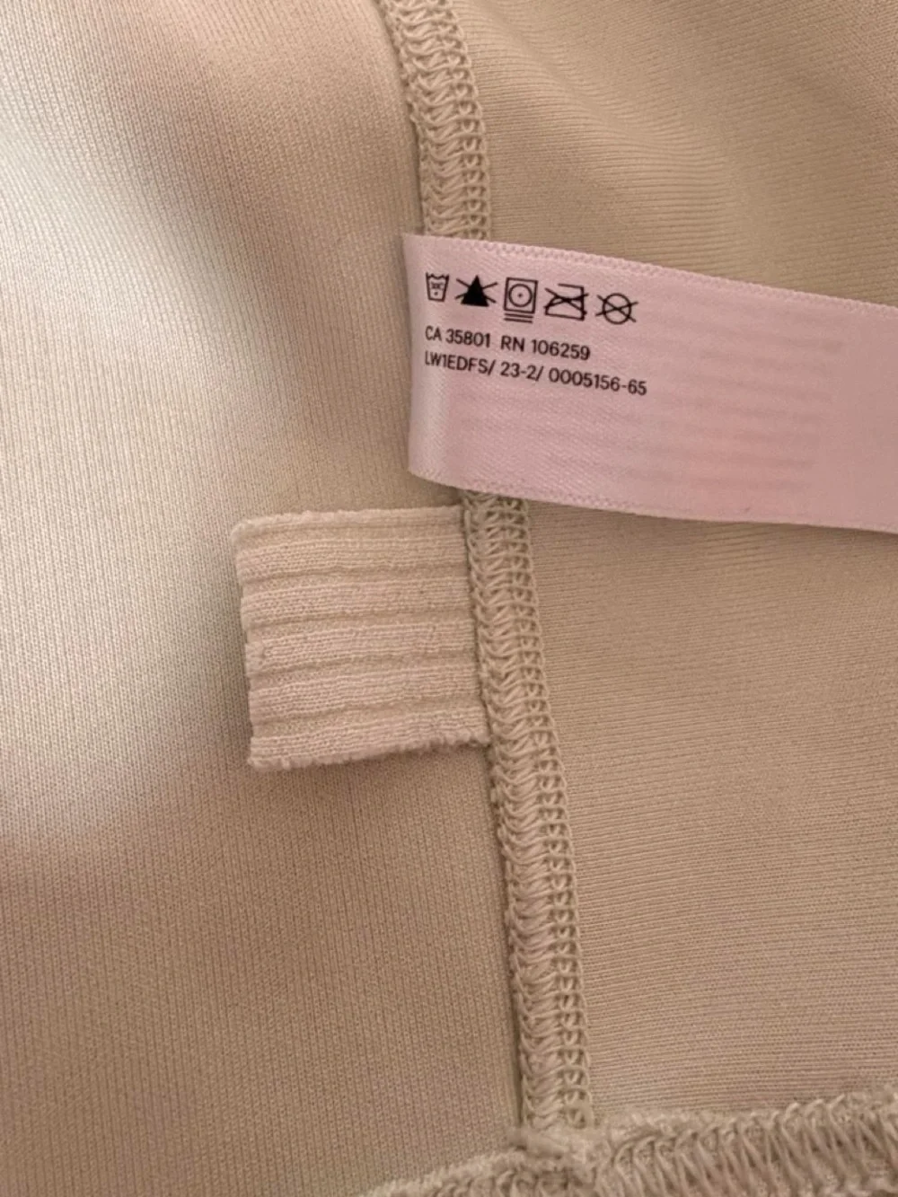 Lululemon Ribbed V-Neck Crop Tank Top LIGHT GREEN  Size 0